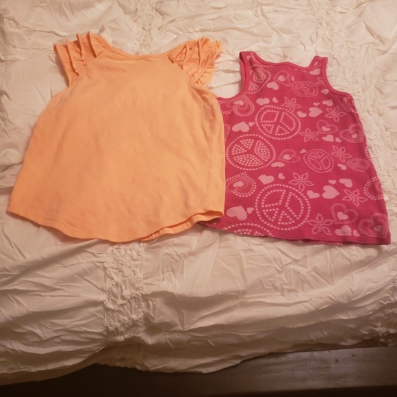 Girl's Size 4-5 Tops. - Picture 3 of 3